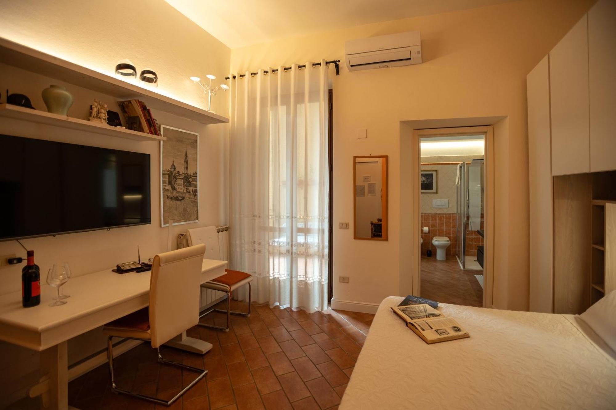Indipendent Studio Apartment With Terrace - Parking ฟลอเรนซ์ ภายนอก รูปภาพ