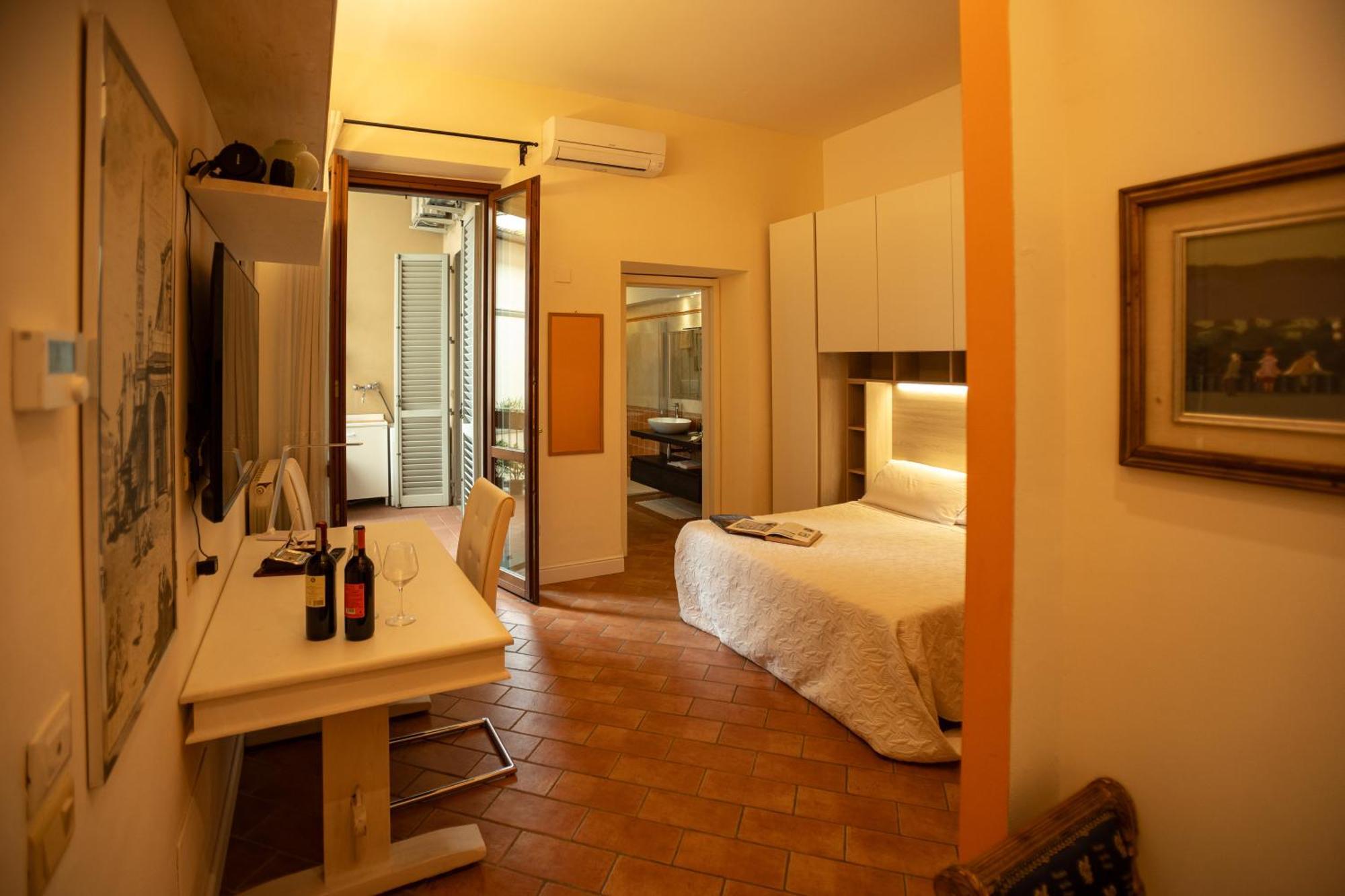 Indipendent Studio Apartment With Terrace - Parking ฟลอเรนซ์ ภายนอก รูปภาพ